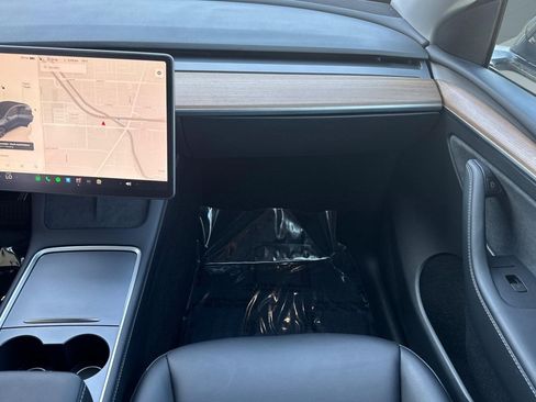 Used 2023 Tesla Model Y Long Range AWD/4WD image 27