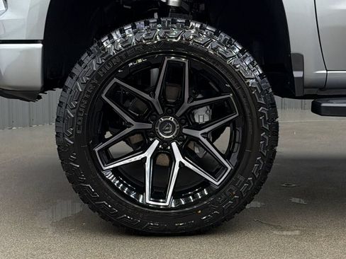 Used 2025 Chevrolet Silverado 1500 RST w/ Convenience Package II AWD/4WD image 10