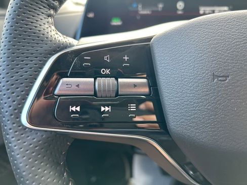 New 2024 Nissan Ariya AWD image 21