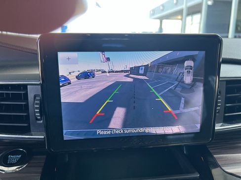 Used 2024 Ford Explorer Limited image 17