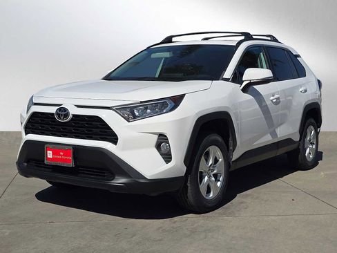 Certified 2021 Toyota RAV4 XLE w/ Convenience Package FWD image 7