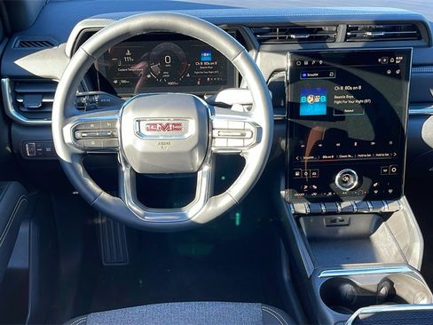 Used 2026 GMC Terrain Elevation w/ Black Edition image 13