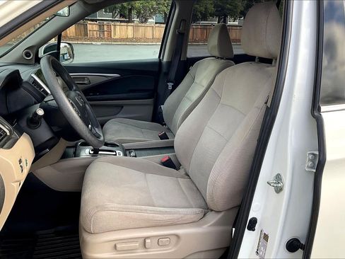 Used 2017 Honda Pilot EX image 27