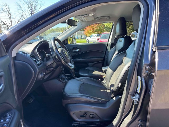 Used 2021 Jeep Compass Latitude AWD/4WD image 2