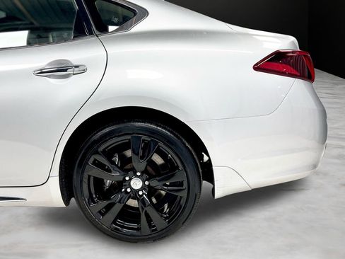 Used 2019 INFINITI Q70 L 3.7 AWD/4WD image 40