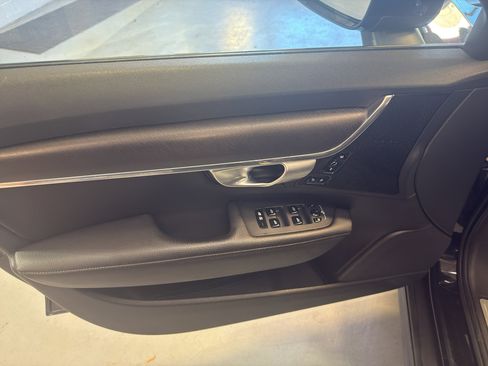 Used 2020 Volvo V90 T6 Cross Country w/ Protection Package Premier image 13