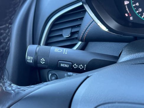 Used 2018 Chevrolet Trax LT w/ LT Convenience Package image 18