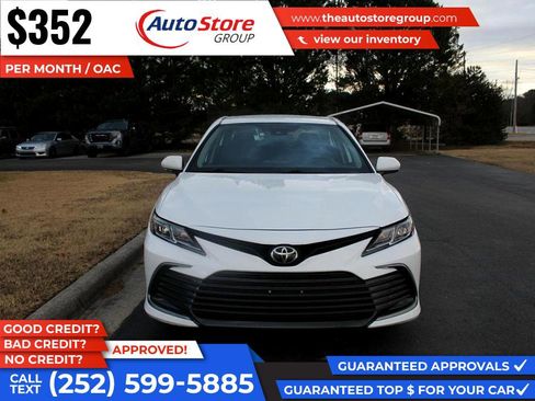 Used 2022 Toyota Camry LE image 3