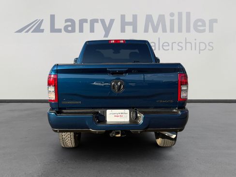 Used 2022 RAM 2500 Big Horn w/ Night Edition AWD/4WD image 4