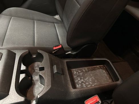 Used 2023 Chevrolet Colorado W/T image 28