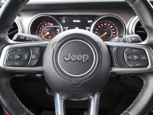 Used 2020 Jeep Wrangler Unlimited Sahara w/ Uconnect 4C Nav & Sound Group AWD/4WD image 21