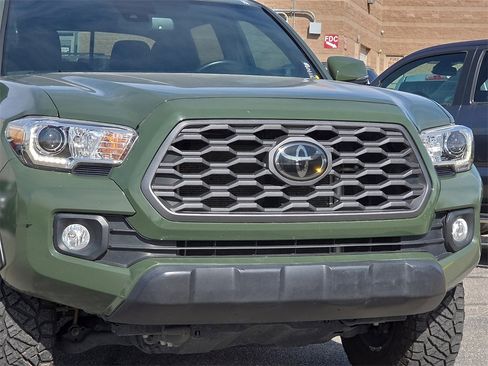 Certified 2021 Toyota Tacoma TRD Off-Road image 9
