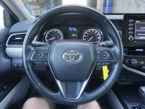 Used 2024 Toyota Camry SE FWD image 3