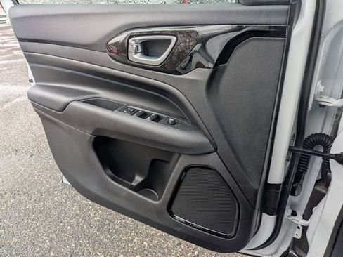 New 2026 Jeep Compass Latitude image 22