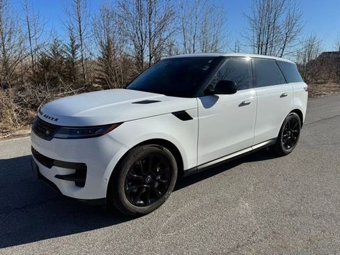 Used 2025 Land Rover Range Rover Sport SE image 1