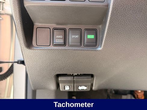 Used 2017 Nissan Rogue SV AWD/4WD image 24