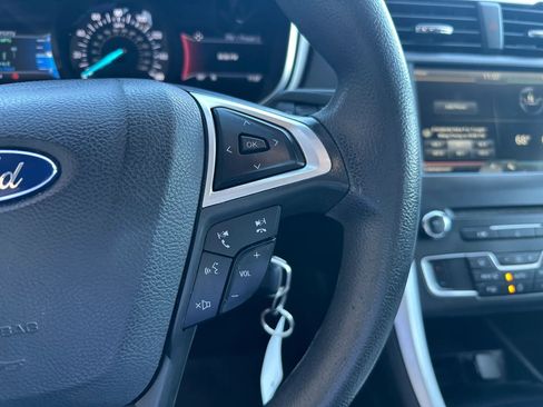 Used 2016 Ford Fusion SE FWD image 13