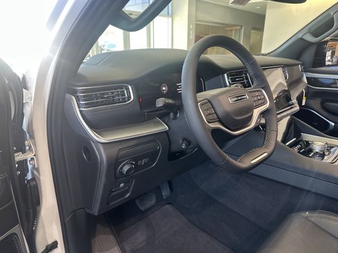 New 2026 Jeep Grand Wagoneer L Limited AWD/4WD image 14