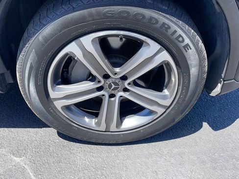 Used 2019 Mercedes-Benz GLC 300 4MATIC image 48