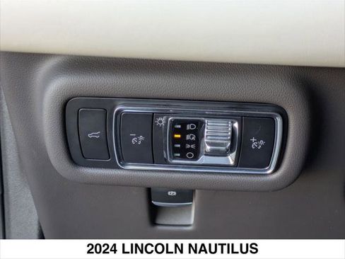 Used 2024 Lincoln Nautilus Black Label w/ Jet Appearance Package (87T) image 20