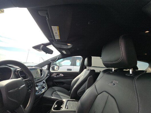 Used 2023 Chrysler Pacifica Touring-L w/ S Appearance Package FWD image 19