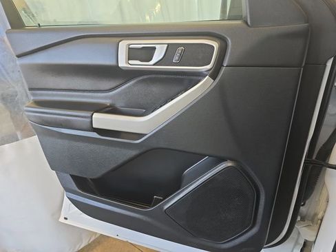 Used 2021 Ford Explorer XLT RWD image 11