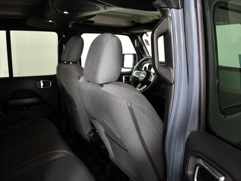 Used 2024 Jeep Wrangler Unlimited Sahara AWD/4WD image 44