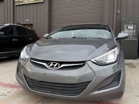 Used 2014 Hyundai Elantra SE image 3