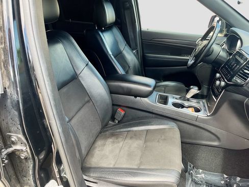 Used 2021 Jeep Grand Cherokee Laredo X AWD/4WD image 28