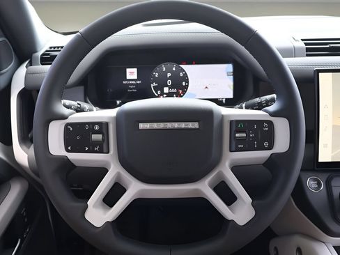 New 2026 Land Rover Defender 110 X-Dynamic SE AWD/4WD image 18