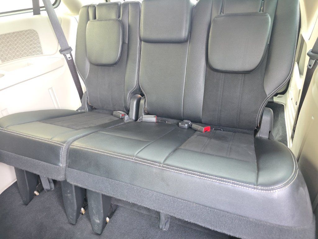 Used 2019 Dodge Grand Caravan SXT FWD image 19
