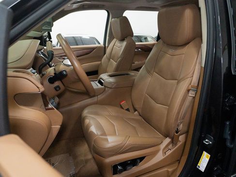 Used 2016 Cadillac Escalade ESV Platinum image 27