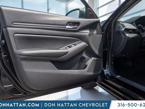 Used 2025 Nissan Altima 2.5 SV AWD/4WD image 15