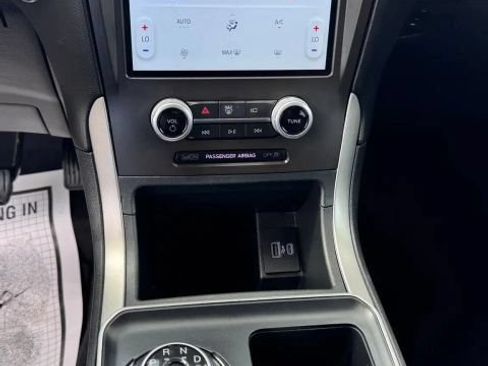 Used 2021 Ford Edge SE FWD image 13