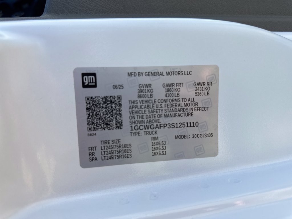 Used 2025 Chevrolet Express 2500 w/ Driver Convenience Package RWD image 22