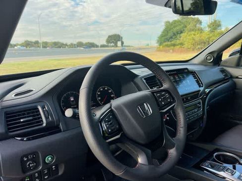 Used 2026 Honda Ridgeline Black Edition image 15