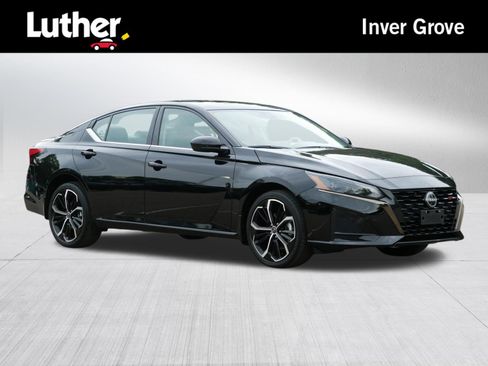 Certified 2024 Nissan Altima 2.5 SR w/ SR Premium Package AWD/4WD image 1