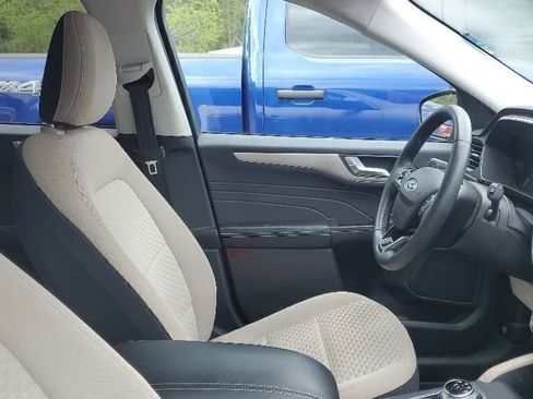 Used 2021 Ford Escape SE w/ Convenience Package FWD image 8