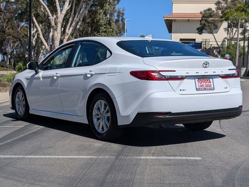 Used 2025 Toyota Camry LE w/ Convenience Package FWD image 12