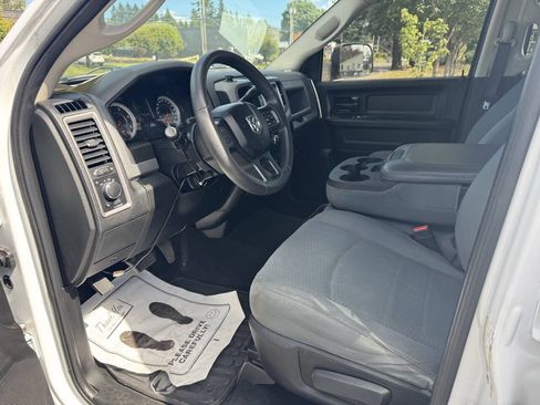 Used 2018 RAM 3500 Tradesman w/ Chrome Appearance Group AWD/4WD image 6