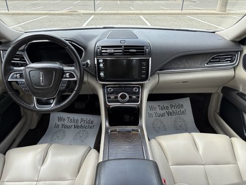 Used 2017 Lincoln Continental Premiere FWD image 26