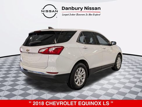 Used 2018 Chevrolet Equinox LS FWD image 3