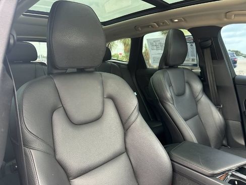 Used 2023 Volvo XC60 T8 Plus AWD/4WD image 24