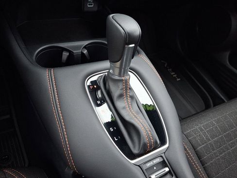 Used 2025 Honda HR-V Sport image 14