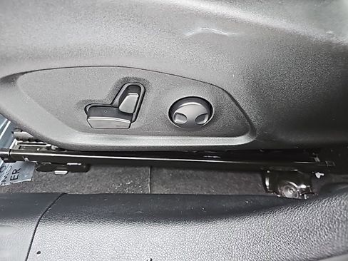 Certified 2024 Jeep Compass Limited w/ High Altitude Package image 31