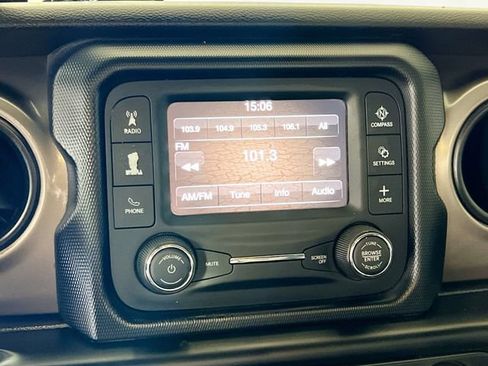 Used 2020 Jeep Gladiator Sport w/ Trailer Tow Package AWD/4WD image 25