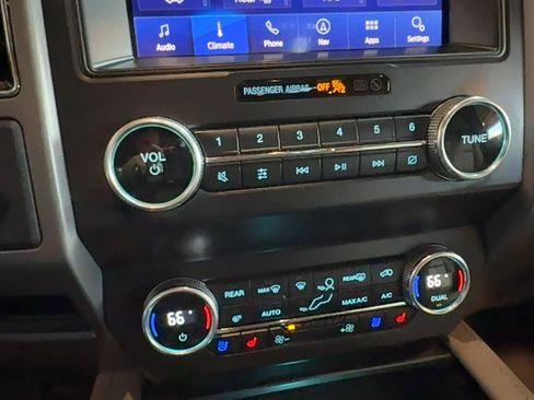 Used 2020 Ford Expedition XLT w/ Equipment Group 202A AWD/4WD image 59