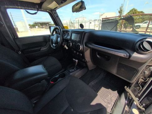 Used 2016 Jeep Wrangler Unlimited Sport AWD/4WD image 19