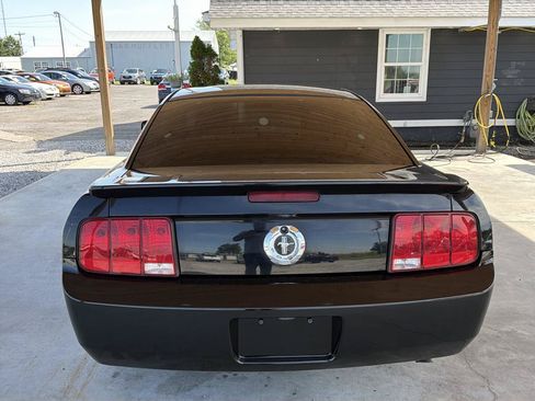 Used 2008 Ford Mustang Premium RWD image 5