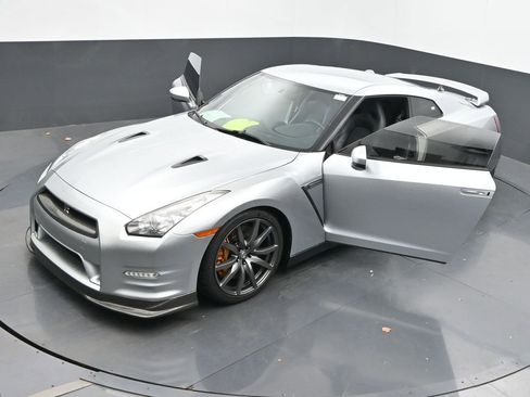 Used 2012 Nissan GT-R Premium image 62